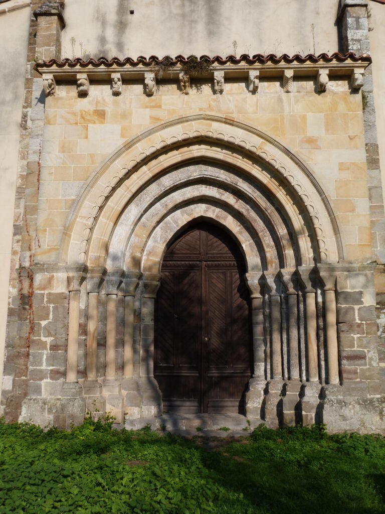 Portada tardorromanica de San Antolin