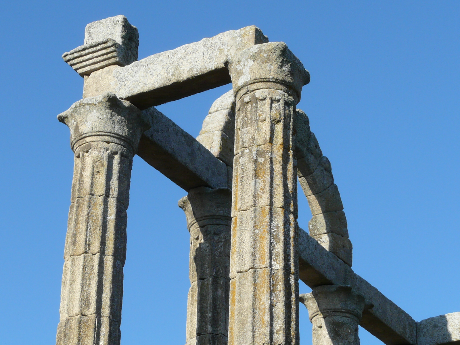 templo augustobriga caceres