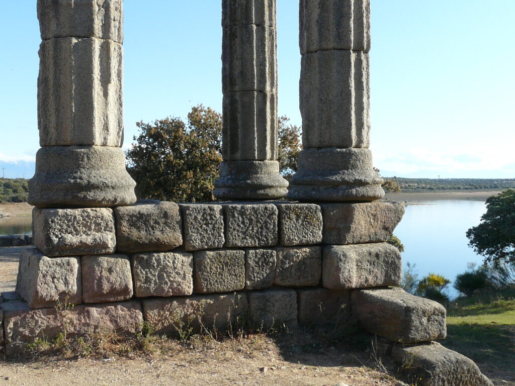 templo augustobriga caceres