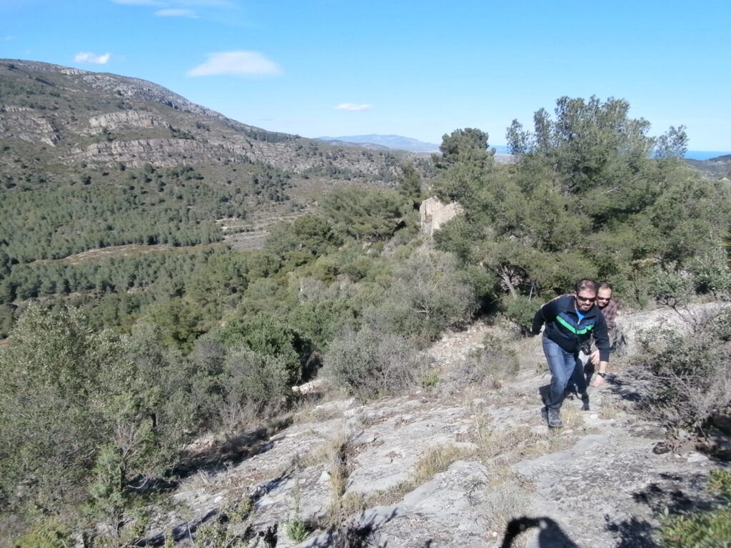 Dura subida al Castillo