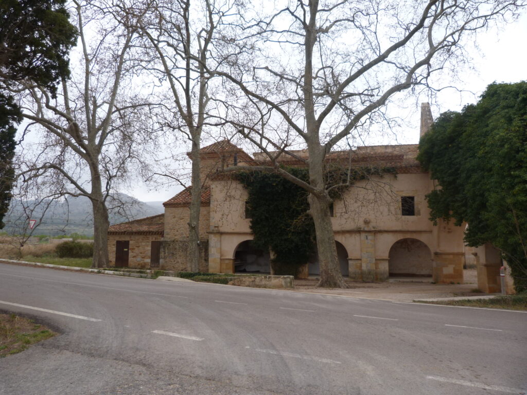 Entrada al Ermitorio junto a la carretera