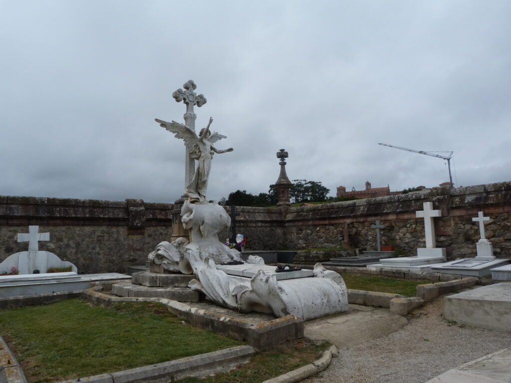 cementerio de comillas
