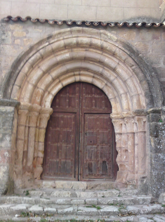 Portada de la Iglesia de Pozanco